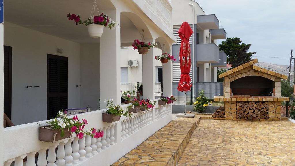 D&D Apartments Pag Town Exterior photo